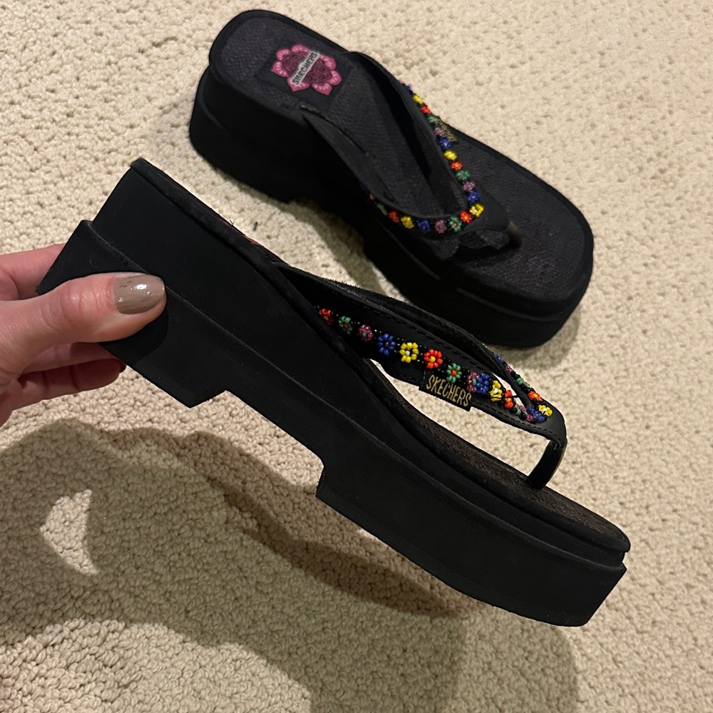 Skechers vintage new platform Black Sandals with Colorful Beaded Straps